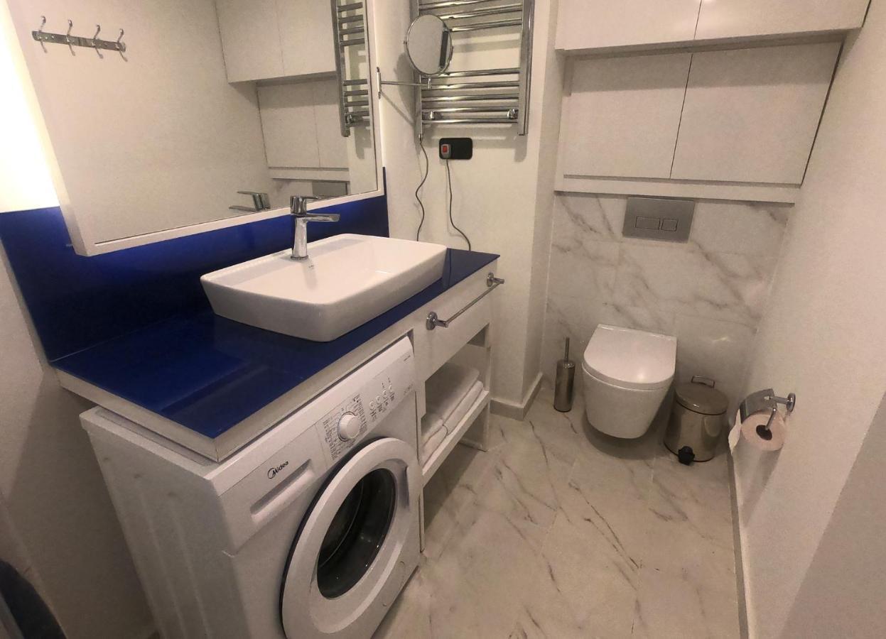Orbi City Superhost バトゥーミ エクステリア 写真