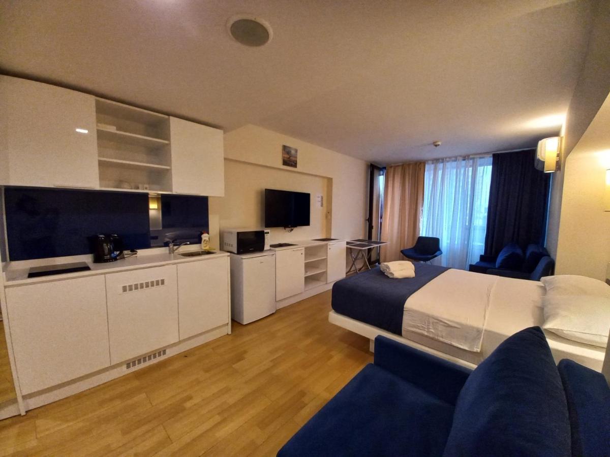 Orbi City Superhost バトゥーミ エクステリア 写真