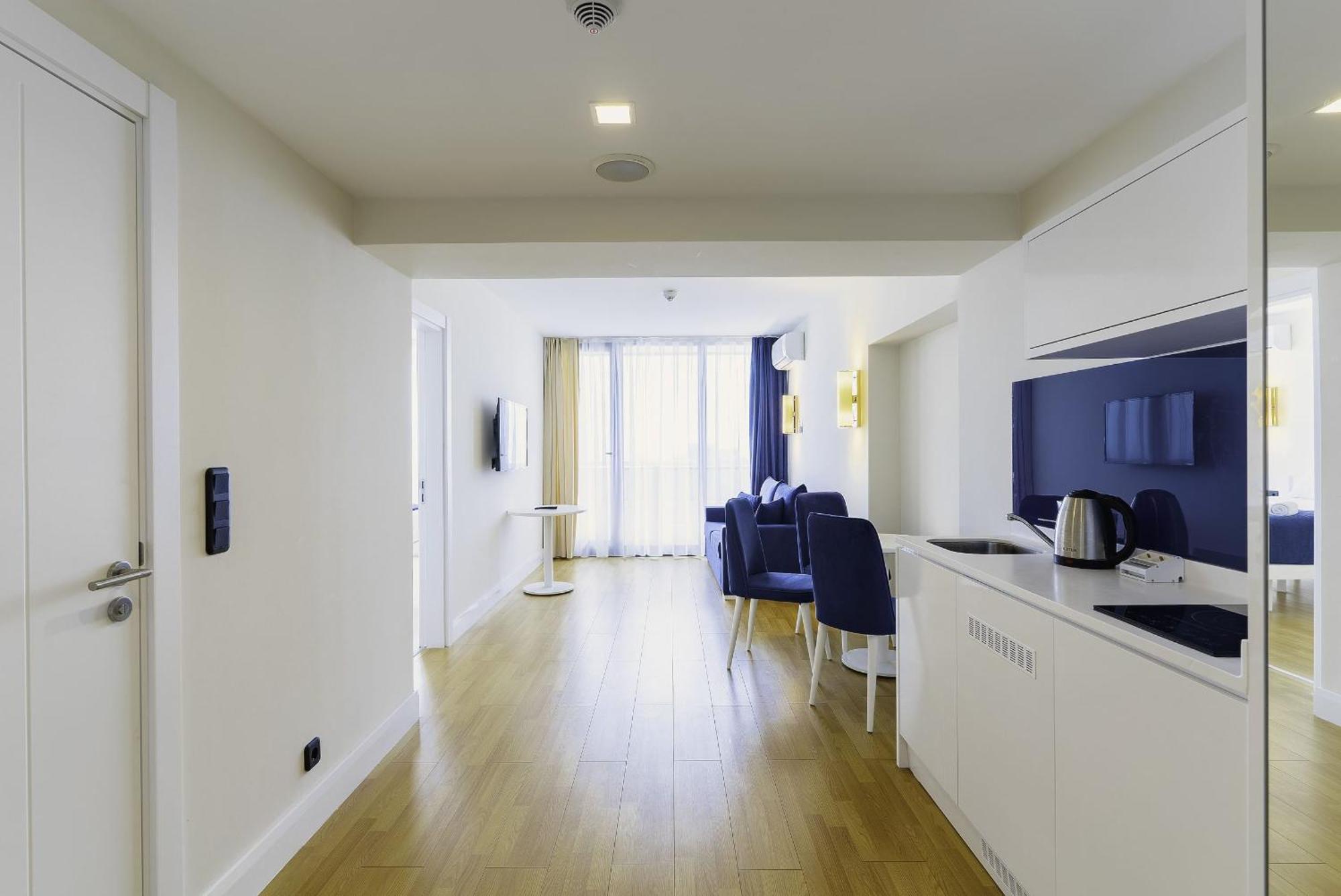Orbi City Superhost バトゥーミ エクステリア 写真